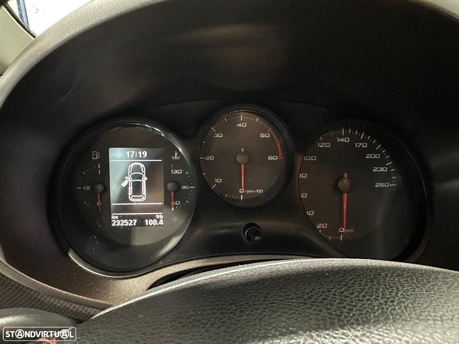 SEAT Leon 2.0 TDI FR DPF - 33