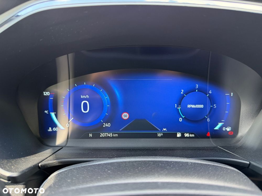 Ford Kuga 2.0 EcoBlue Hybrid ST-LINE - 28