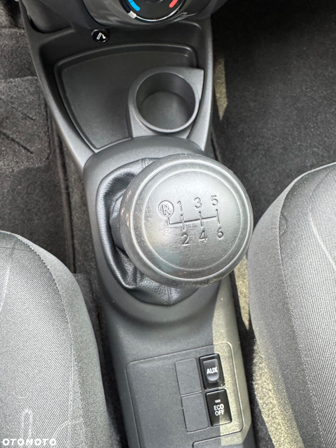 Toyota Yaris - 37