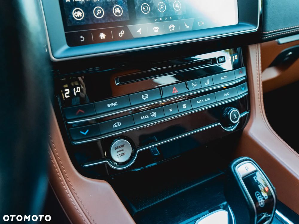 Jaguar F-Pace 5.0 V8 S/C AWD SVR - 19