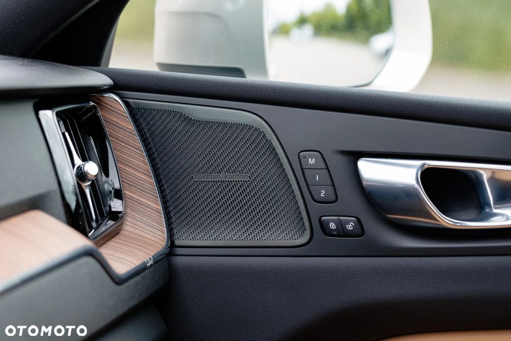 Volvo XC 60 B4 B Plus Bright - 31