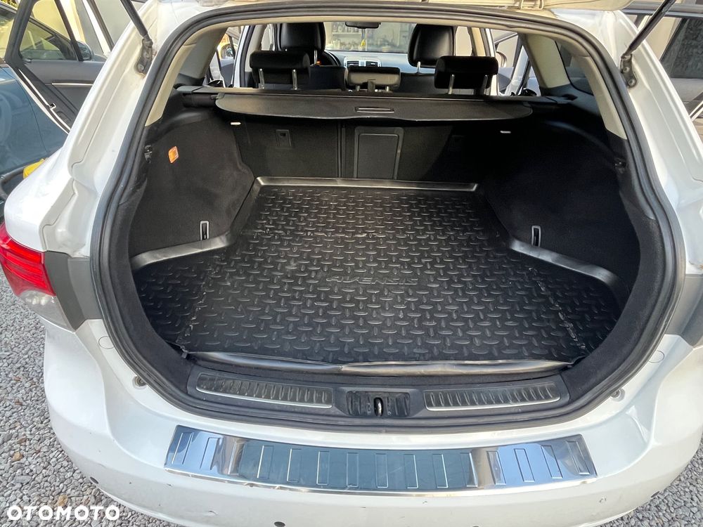 Toyota Avensis Touring Sports 1.8 Executive - 19