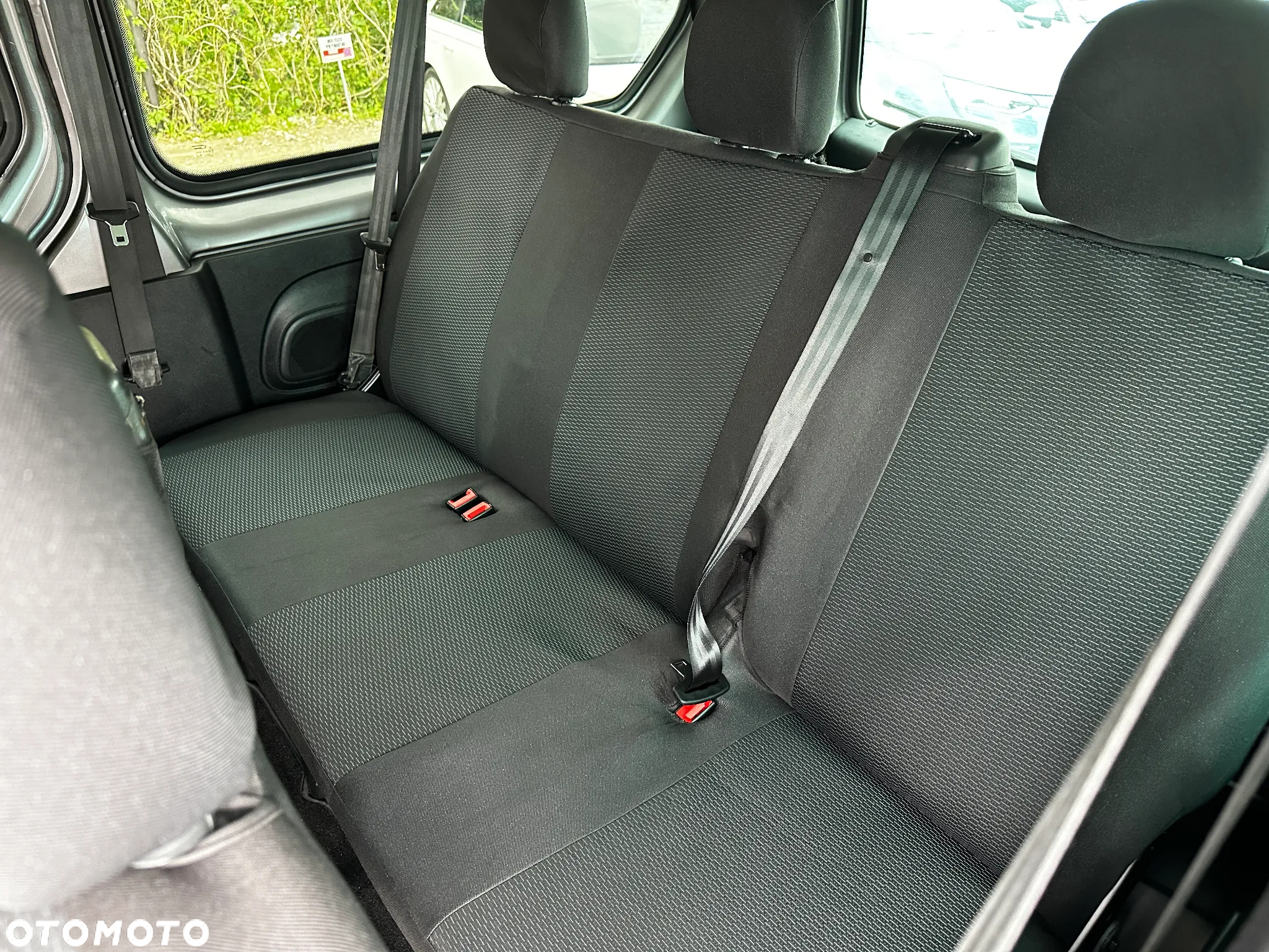 Nissan NV300 - 21