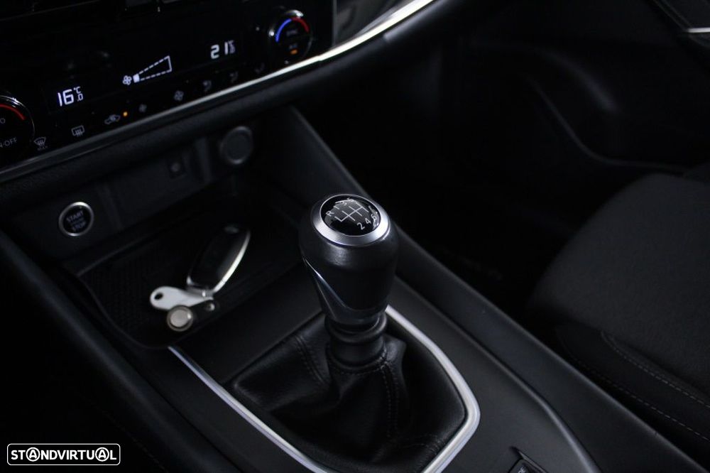 Nissan Qashqai 1.3 DIG-T N-Connecta LED+SKY - 29