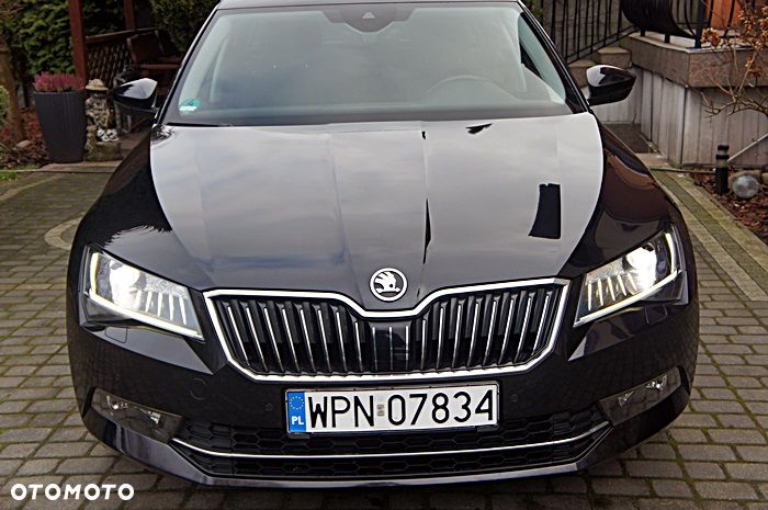 Skoda Superb 2.0 TDI DSG Sportline - 23