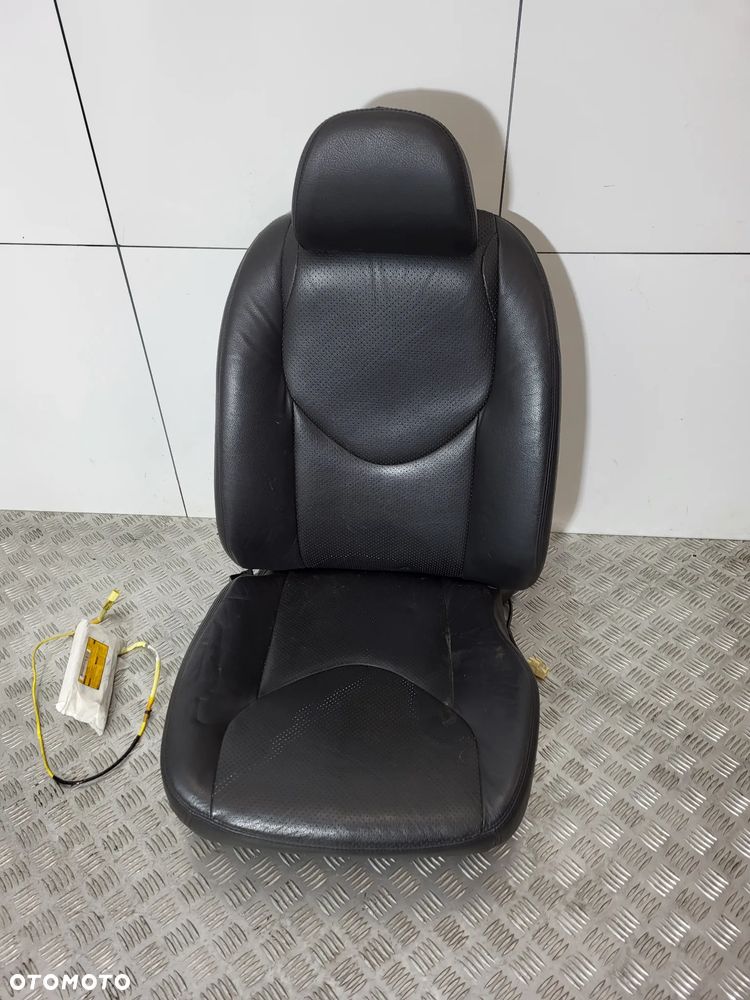 Toyota Rav4 III Fotel Poszycie Fotela Skóra