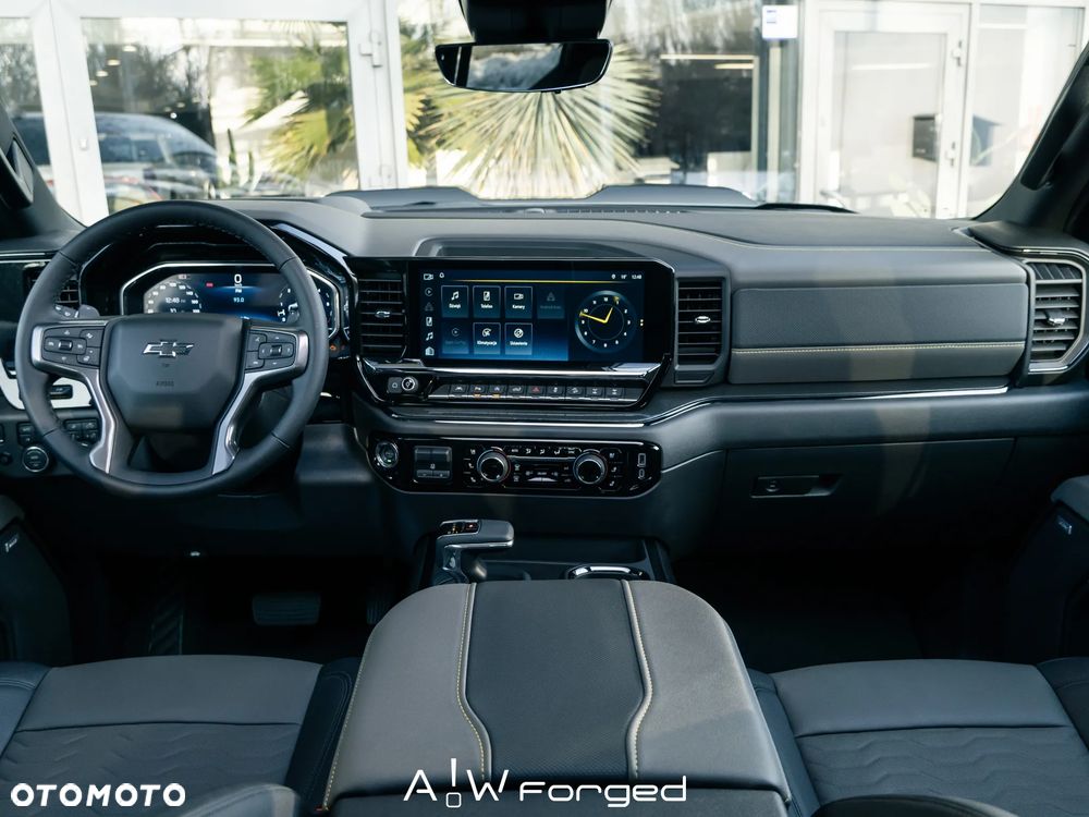 Chevrolet Silverado - 21