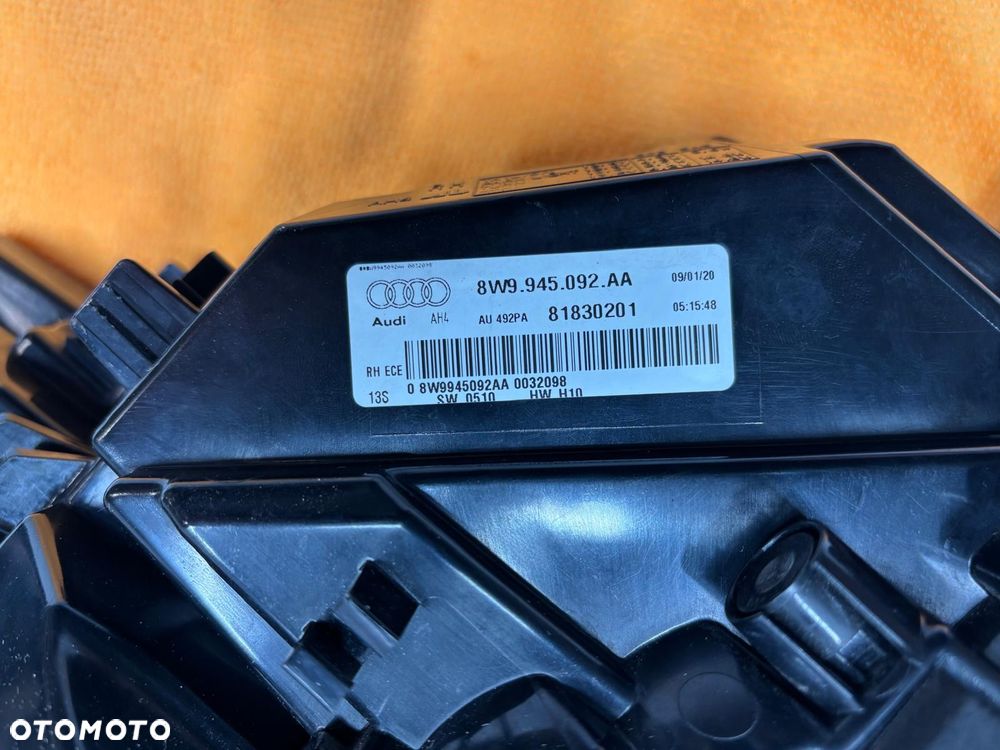 Audi A4 8W9 Lift Kombi Lampa Prawa Tył Tylna 8W9945092 AA - 8
