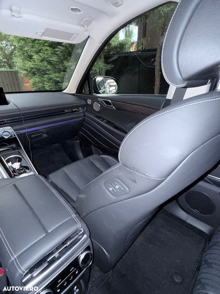 Hyundai Genesis - 13