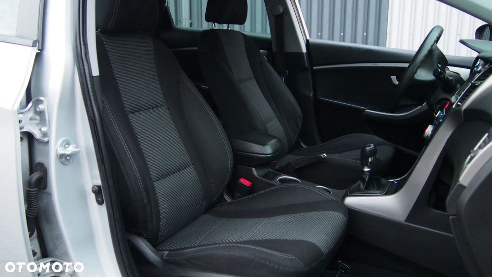 Hyundai i30 1.4 Family - 10