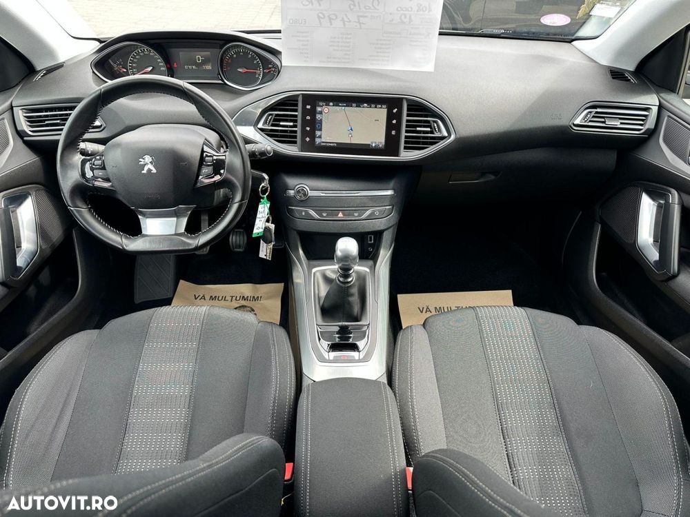 Peugeot 308 - 8