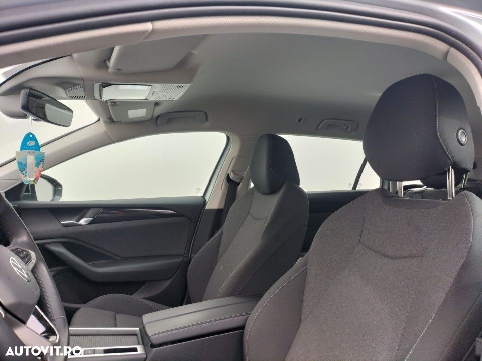 Volkswagen Passat - 11