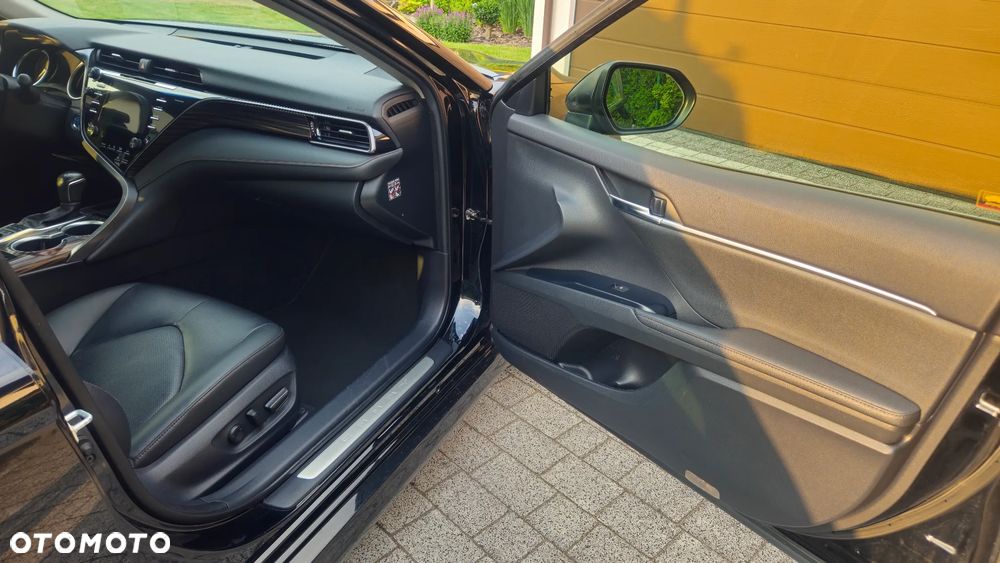 Toyota Camry 2.5 Hybrid Executive CVT - 11