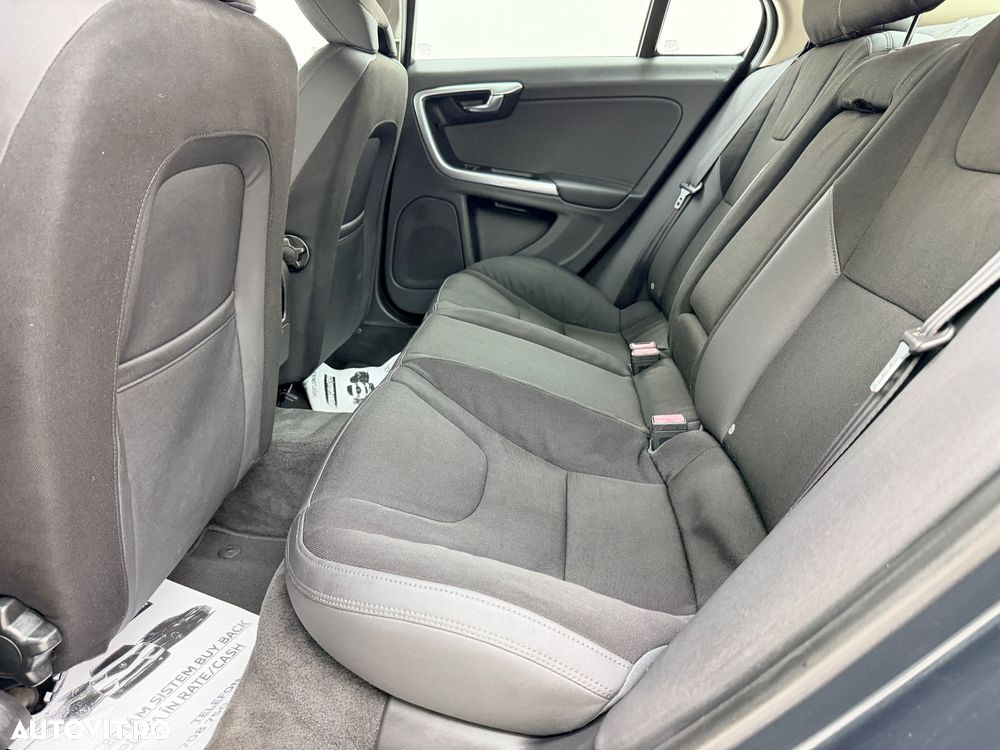 Volvo S60 D3 Geartronic Momentum - 11