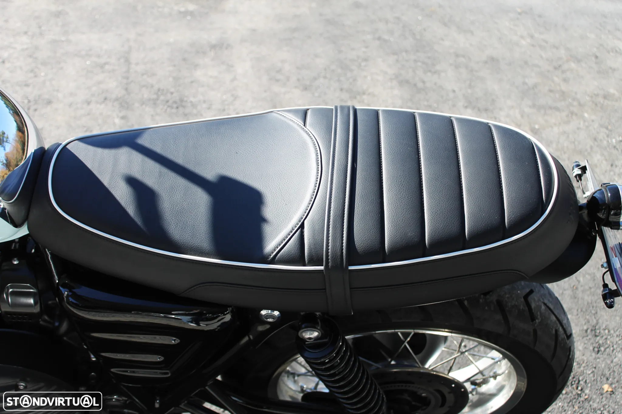 Triumph Bonneville Chrome Edition-Custom - 33