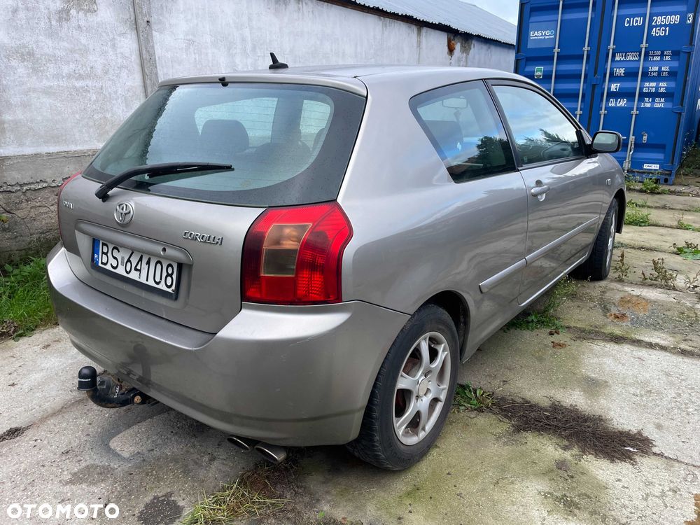 Toyota Corolla - 4