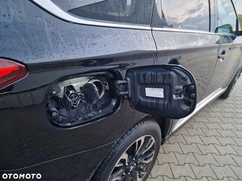 Mitsubishi Outlander 2.0 Intense + NAVI 2WD EU5 CVT - 24