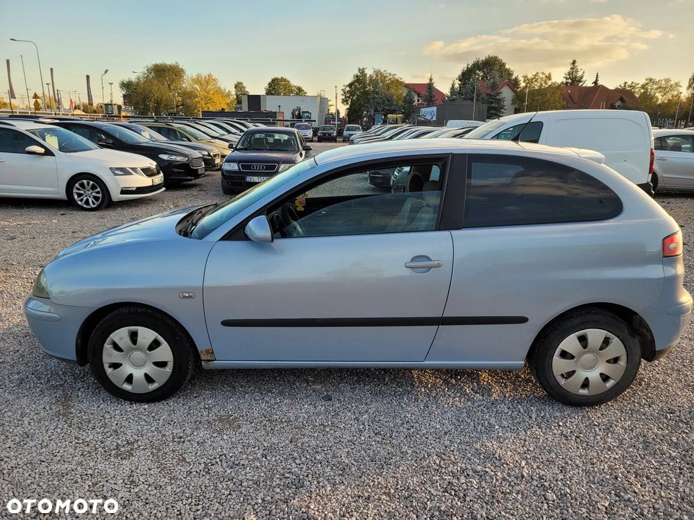 Seat Ibiza 2003 photo 2