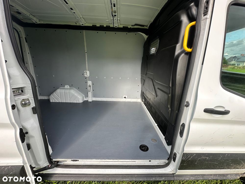 Ford Transit - 13