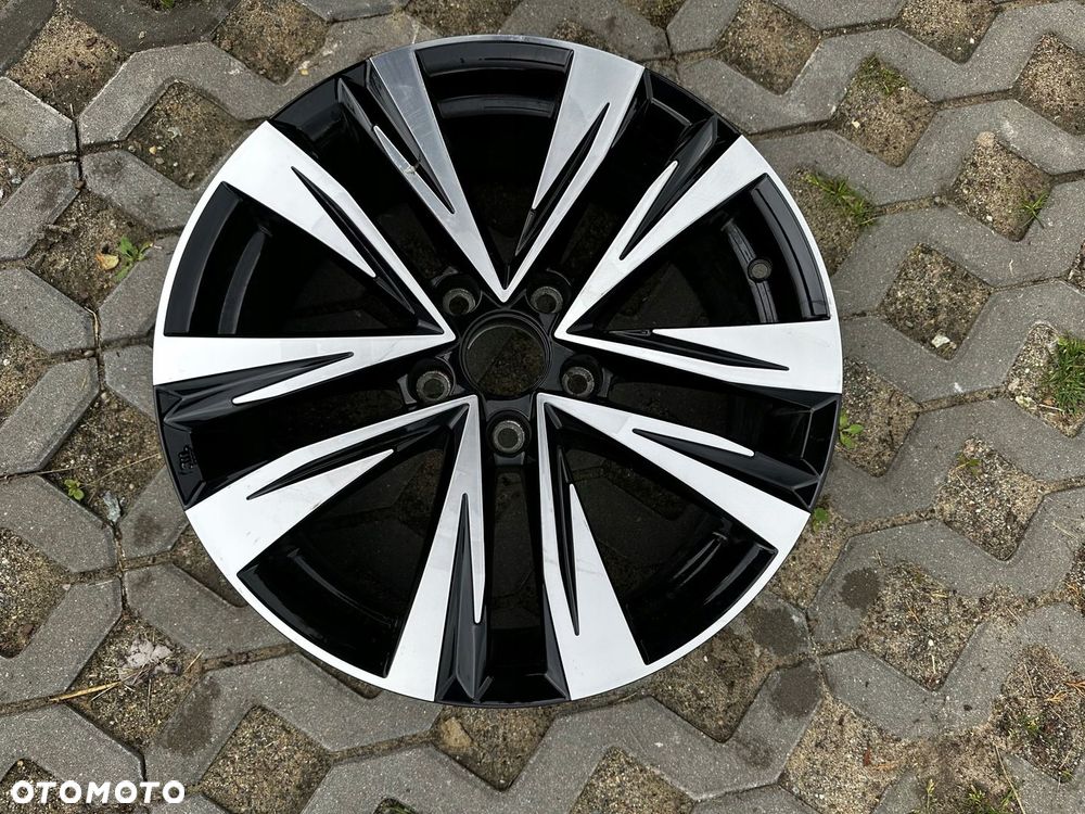 FELGA ALU LEXUS OE 17" 7JX17 ET40 5X114.3 PW457-52000 - 5