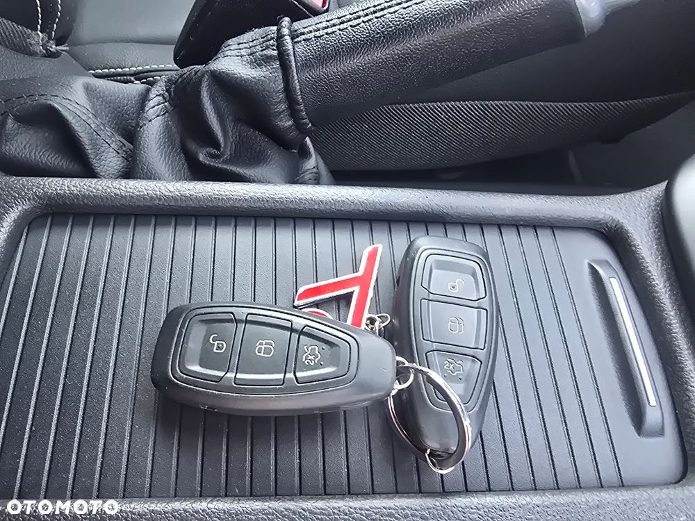 Ford Focus 2.0 EcoBoost ST mit Leder-Exclusiv-Paket - 27