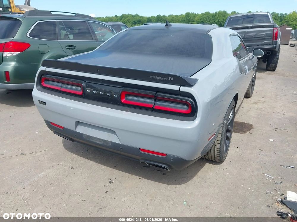 Dodge Challenger 5.7 R/T - 8