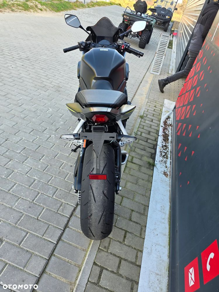 Honda CBR - 16