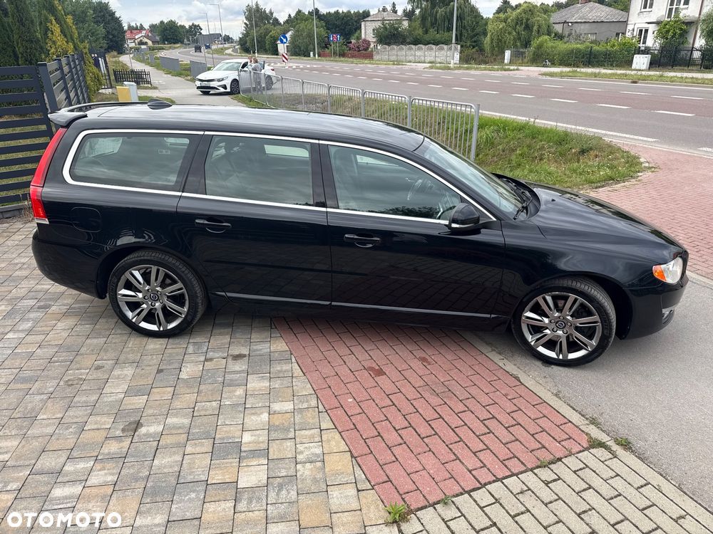 Volvo V70 D5 AWD Dynamic Momentum - 24