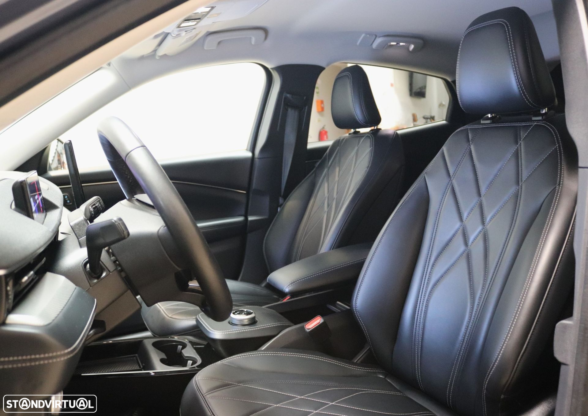 Ford Mustang Mach-E Premium - 13