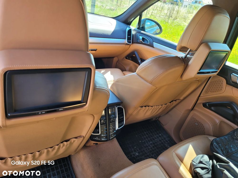 Porsche Cayenne - 6