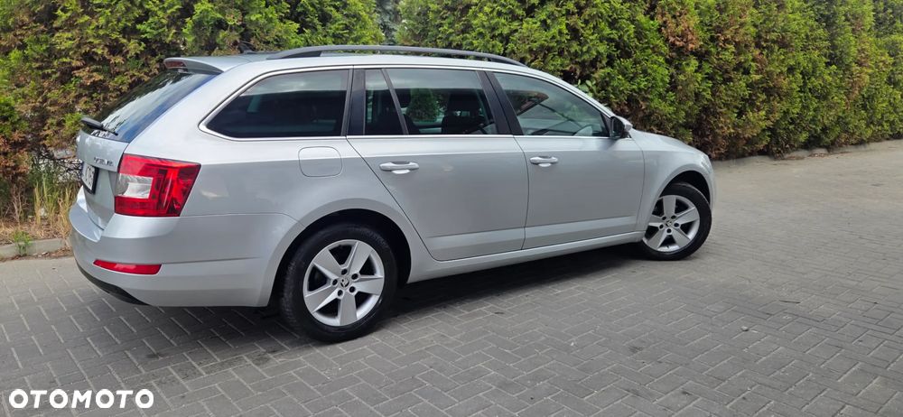 Skoda Octavia 1.6 TDI DPF Ambiente - 15