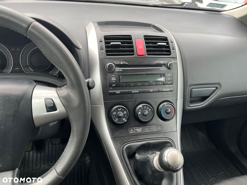 Toyota Auris 1.33 VVT-i Terra - 11