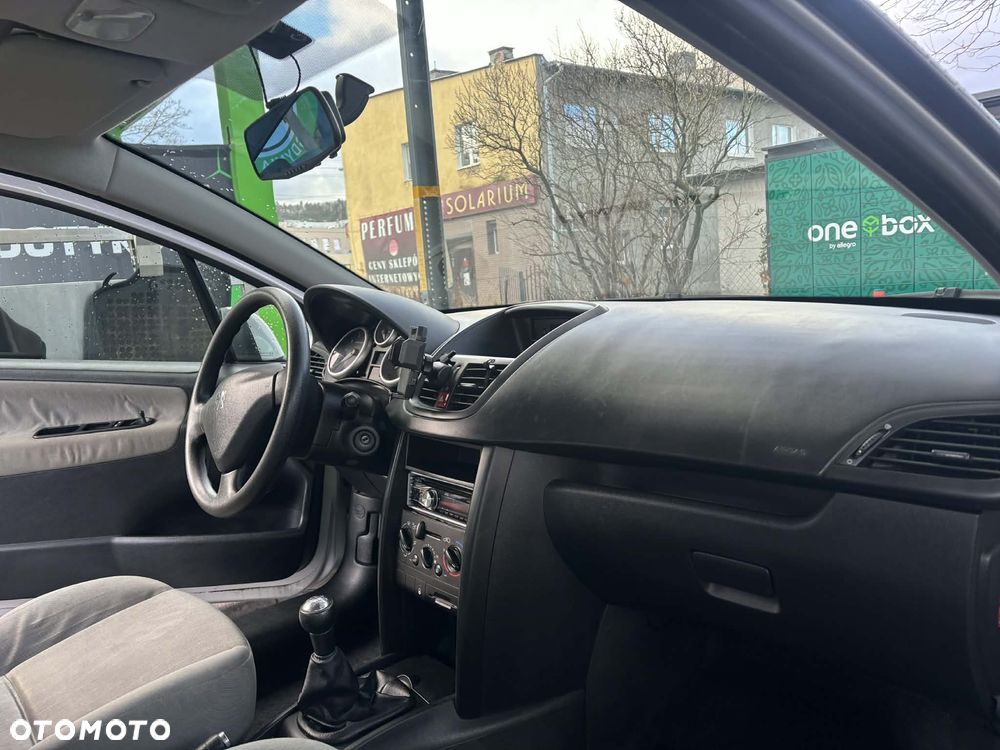 Peugeot 207 1.4 16V Trendy - 7