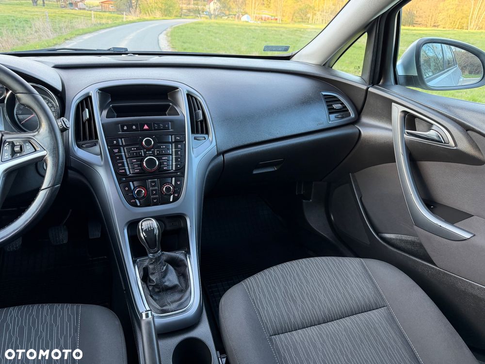 Opel Astra 1.9 CDTI Essentia - 26