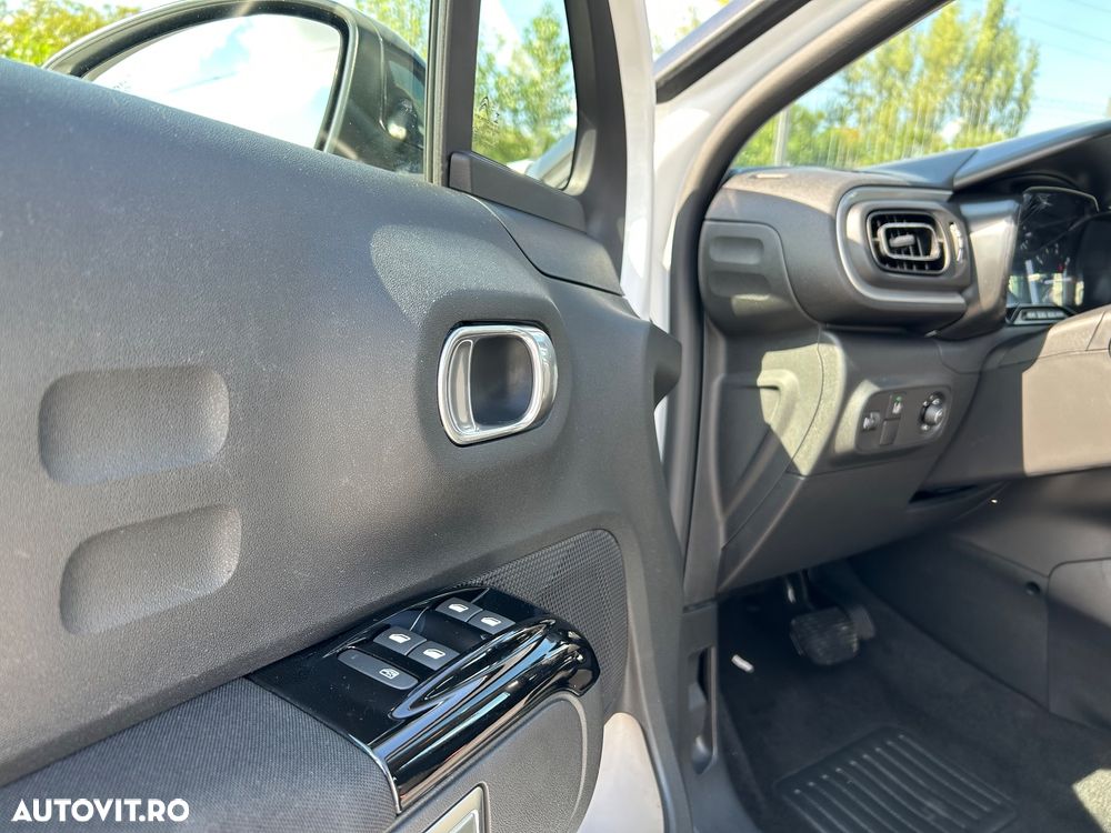 Citroën C3 1.2 PureTech S&S EAT6 Shine - 12