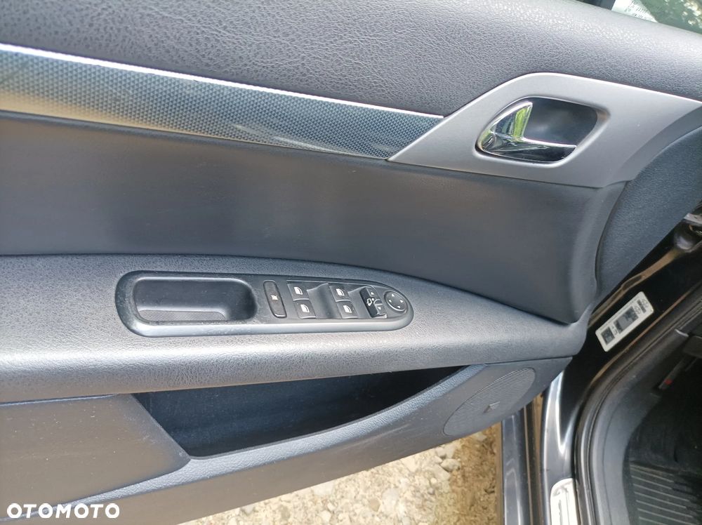 Peugeot 407 - 15