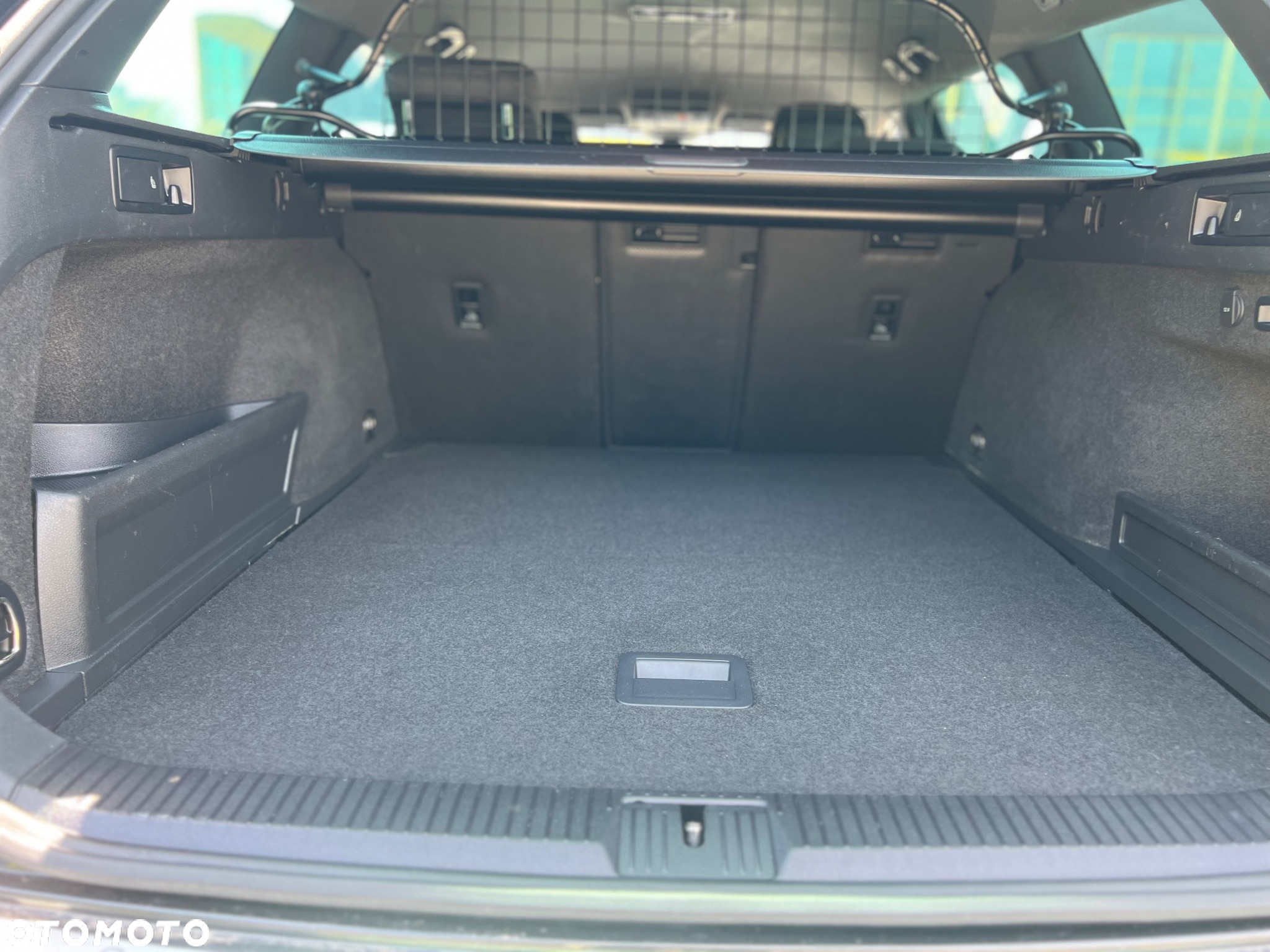 Volkswagen Passat 2.0 TDI Elegance DSG - 32