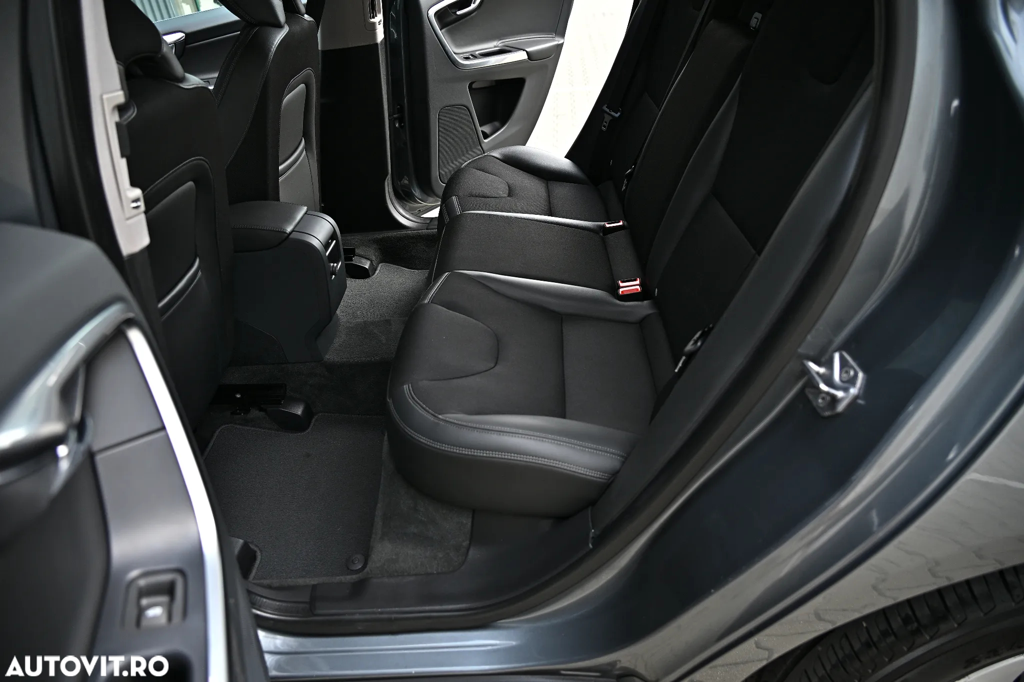 Volvo XC 60 D4 Geartronic Momentum - 17