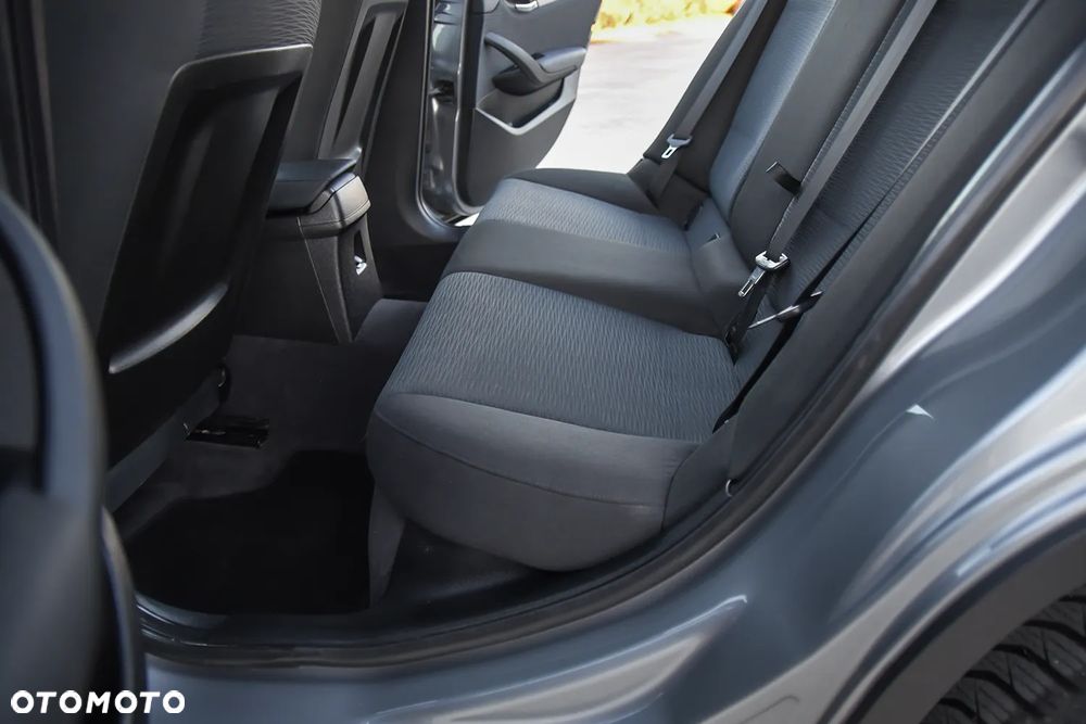 BMW X1 sDrive18i Sport Line - 32