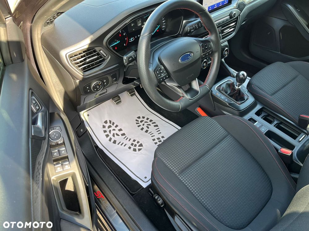 Ford Focus SW 1.5 EcoBoost S&S ST-LINE - 22