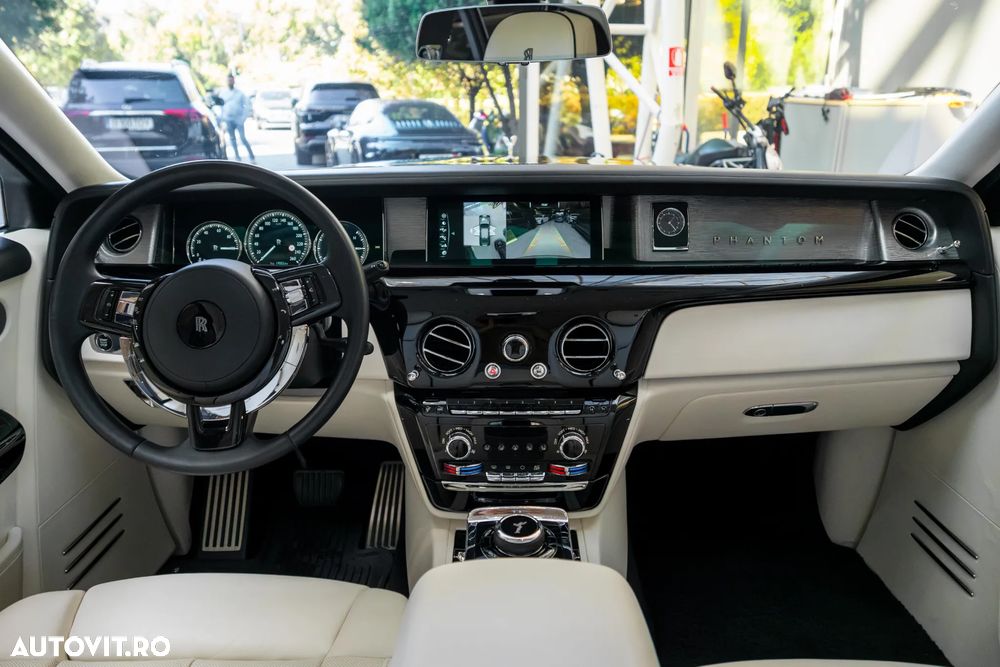 Rolls-Royce Phantom - 13