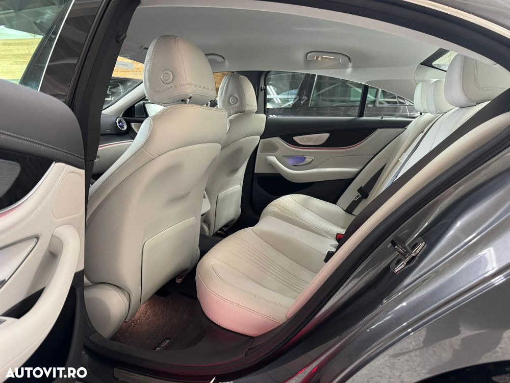 Mercedes-Benz CLS 300 d 4Matic 9G-TRONIC AMG Line - 11