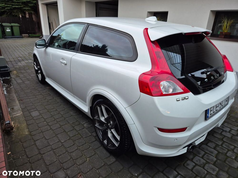Volvo C30 D2 R-Design - 3