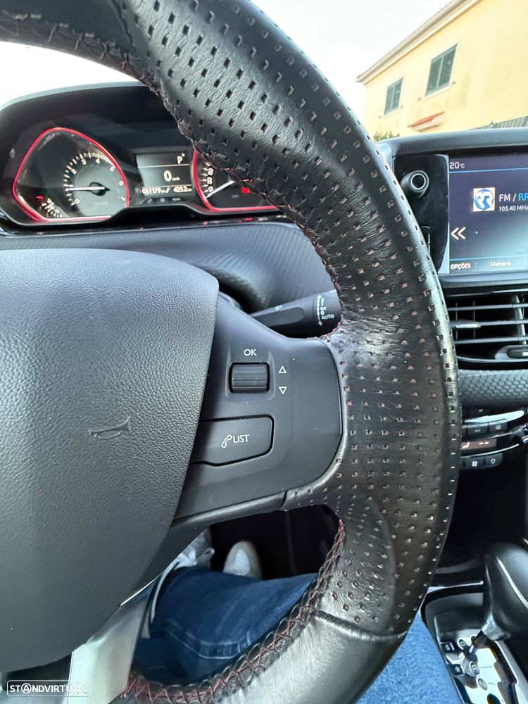 Peugeot 2008 1.2 PureTech GT Line EAT6 - 24
