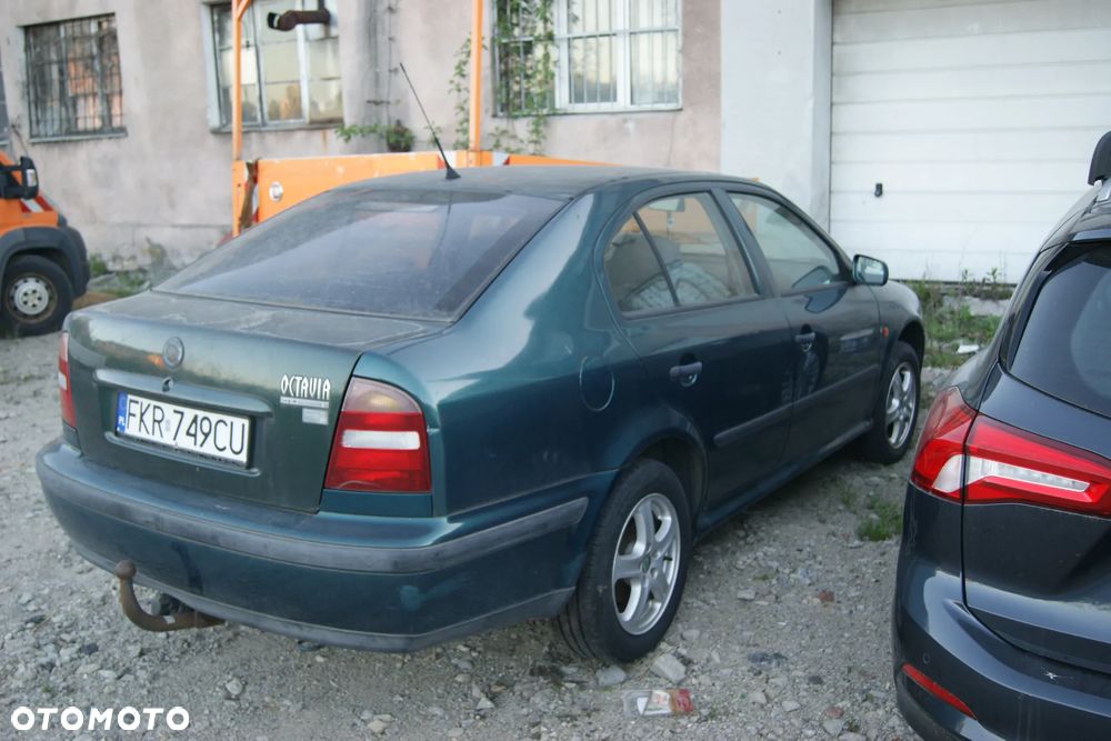 Skoda Octavia 1.6 Elegance - 4