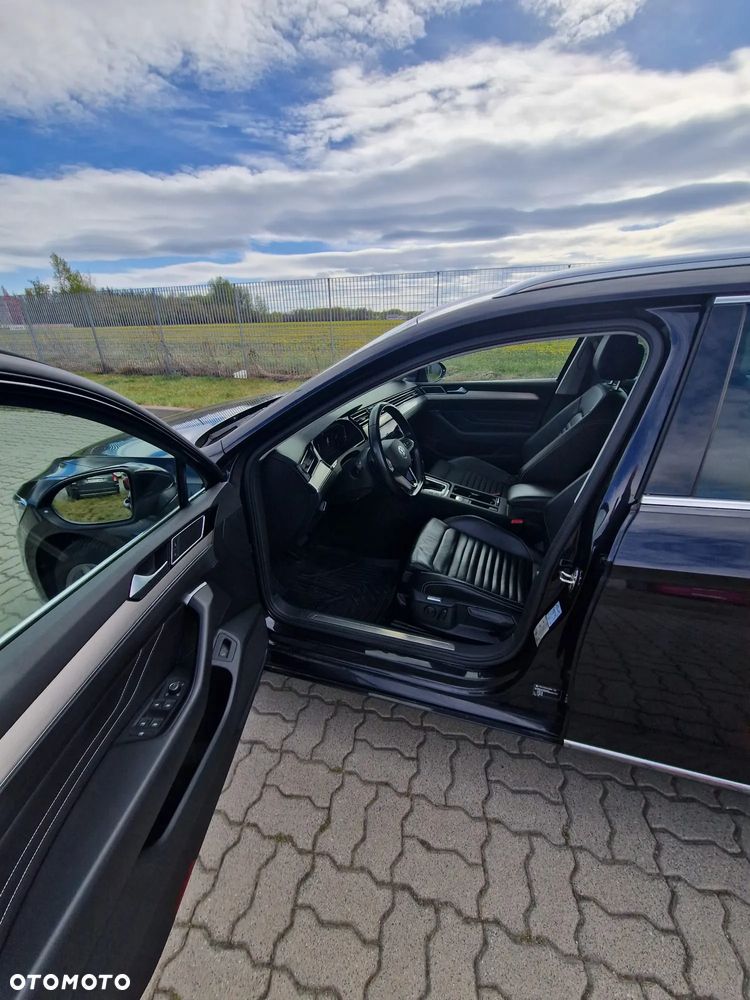 Volkswagen Passat 2.0 TDI Elegance DSG - 12