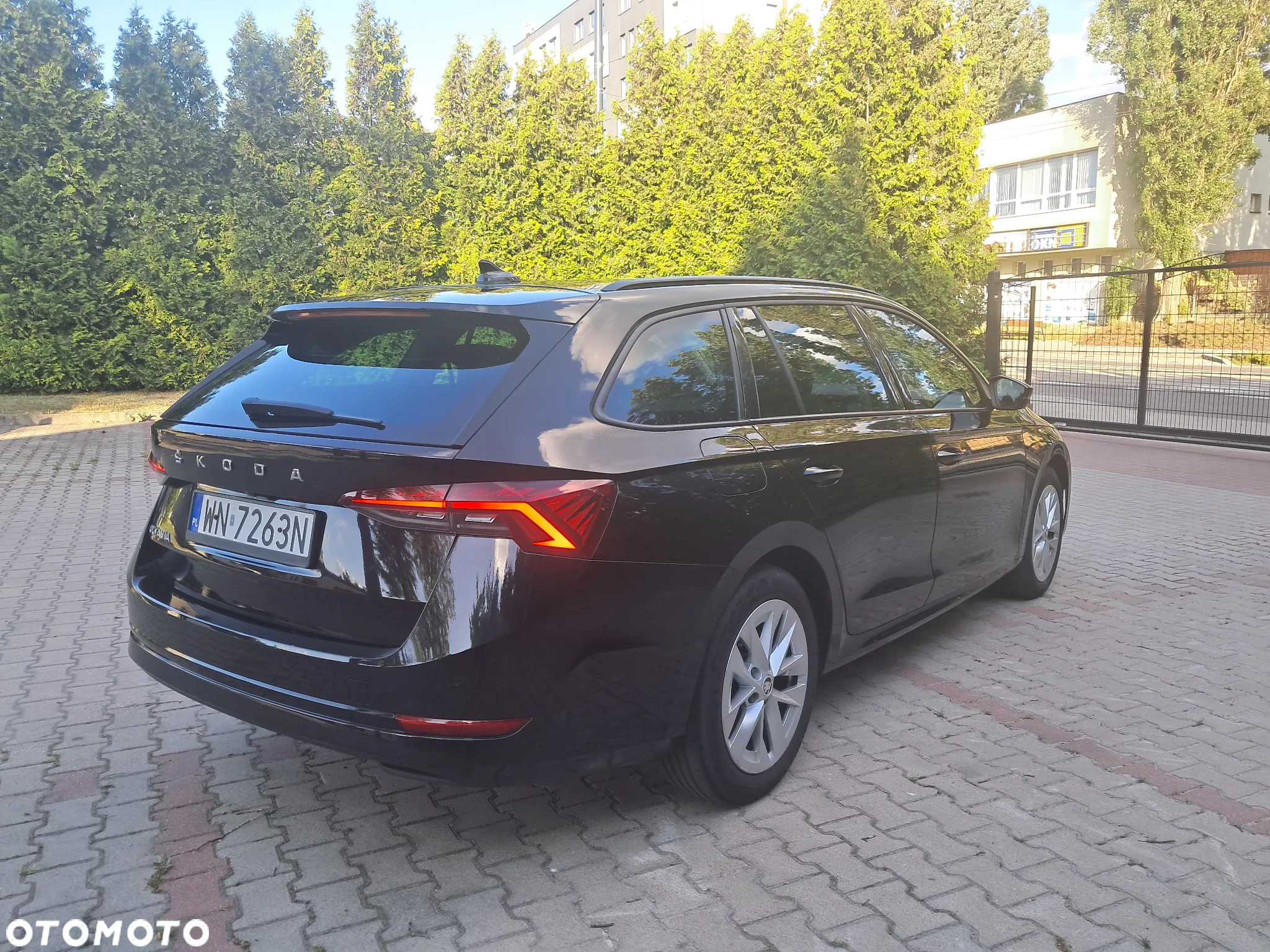 Skoda Octavia 2.0 TDI Ambition DSG - 4