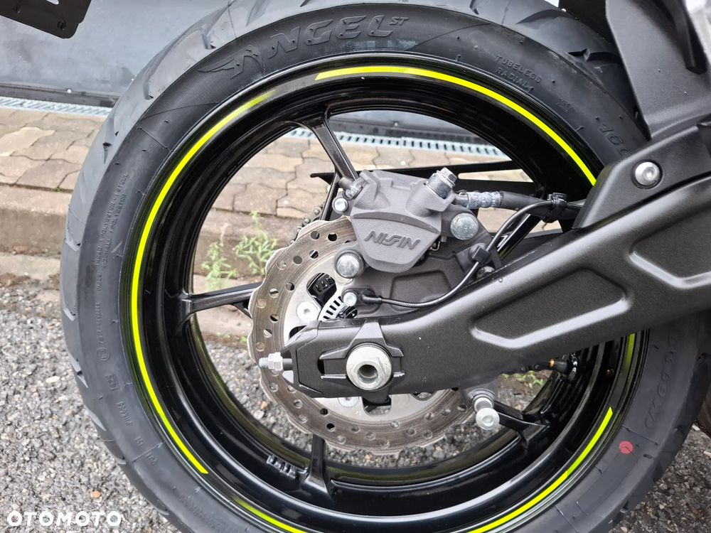 Kawasaki Z 650 - 10