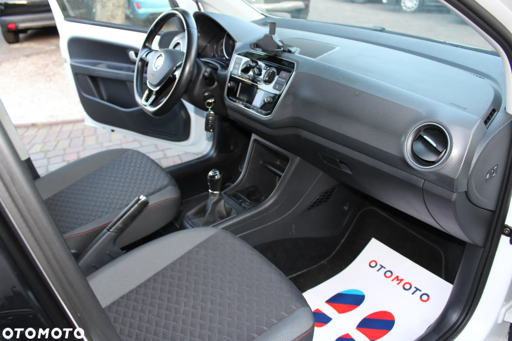 Volkswagen up! join - 32