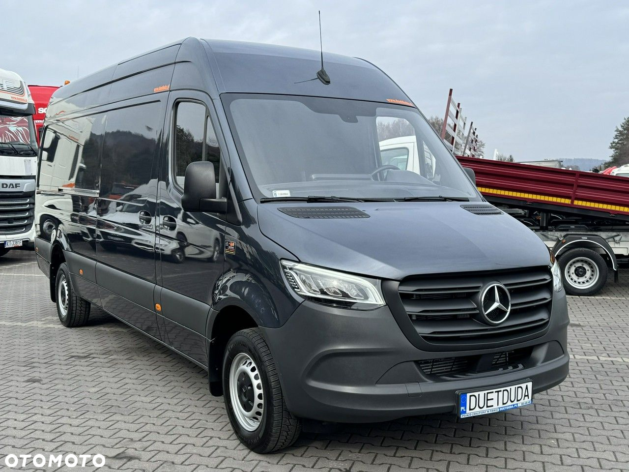 Mercedes-Benz 319 - 5